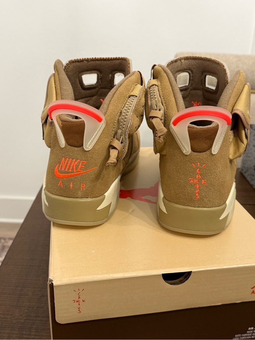 Jordan 6 Retro "Travis Scott" Khaki - Picture 8 of 8